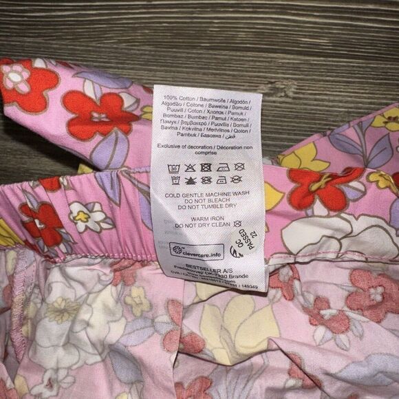 VERO MODA Taya Floral Cotton Shorts In Prism Pink ~ 100% Cotton. Size Medium. 12 - Picture 12 of 12